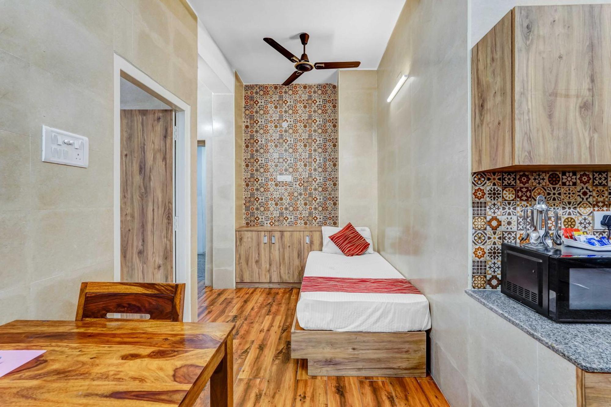 Apartment Season 4 Residences - 1bhk Furnished Chennai